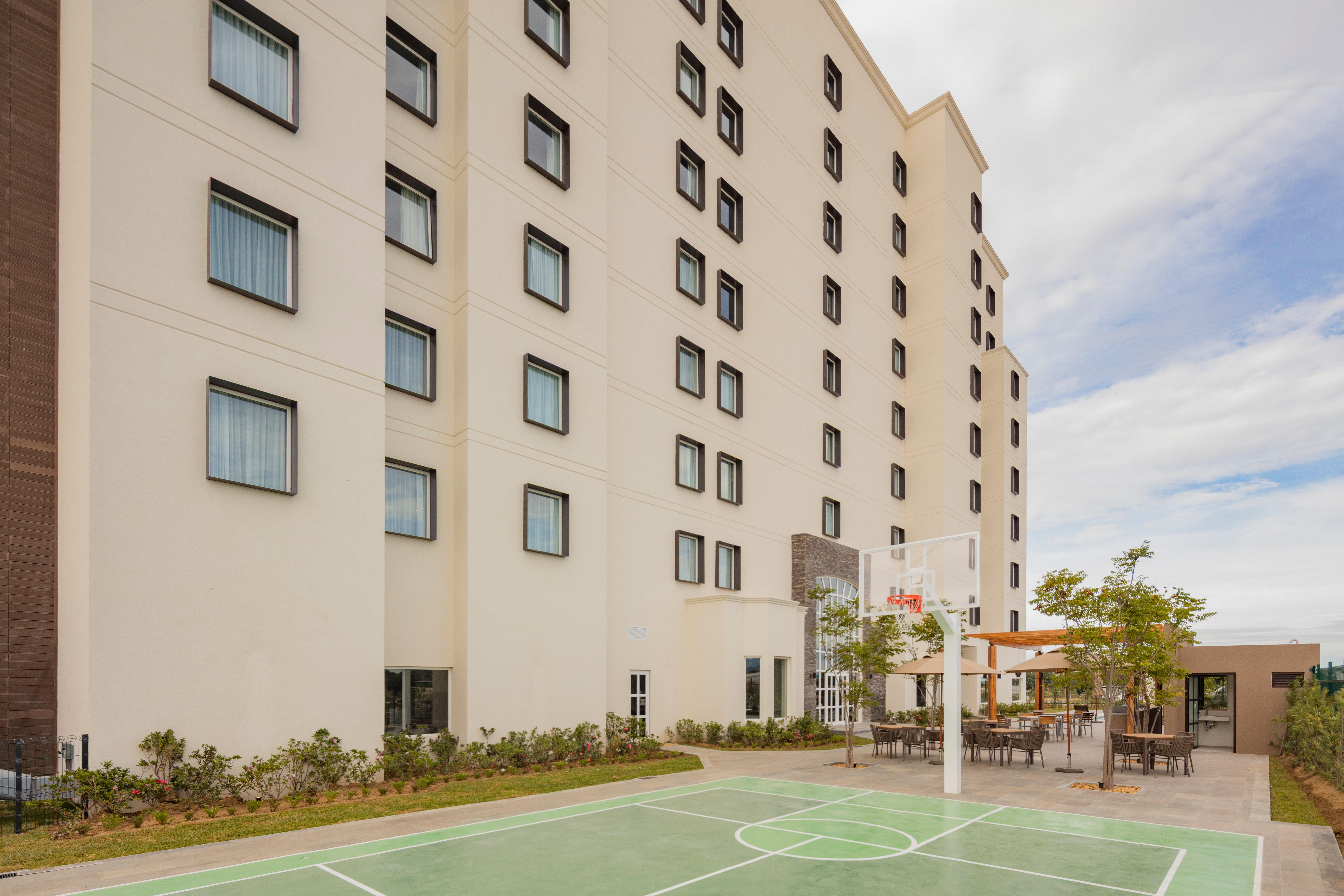 Staybridge Suites - Saltillo By Ihg Esterno foto