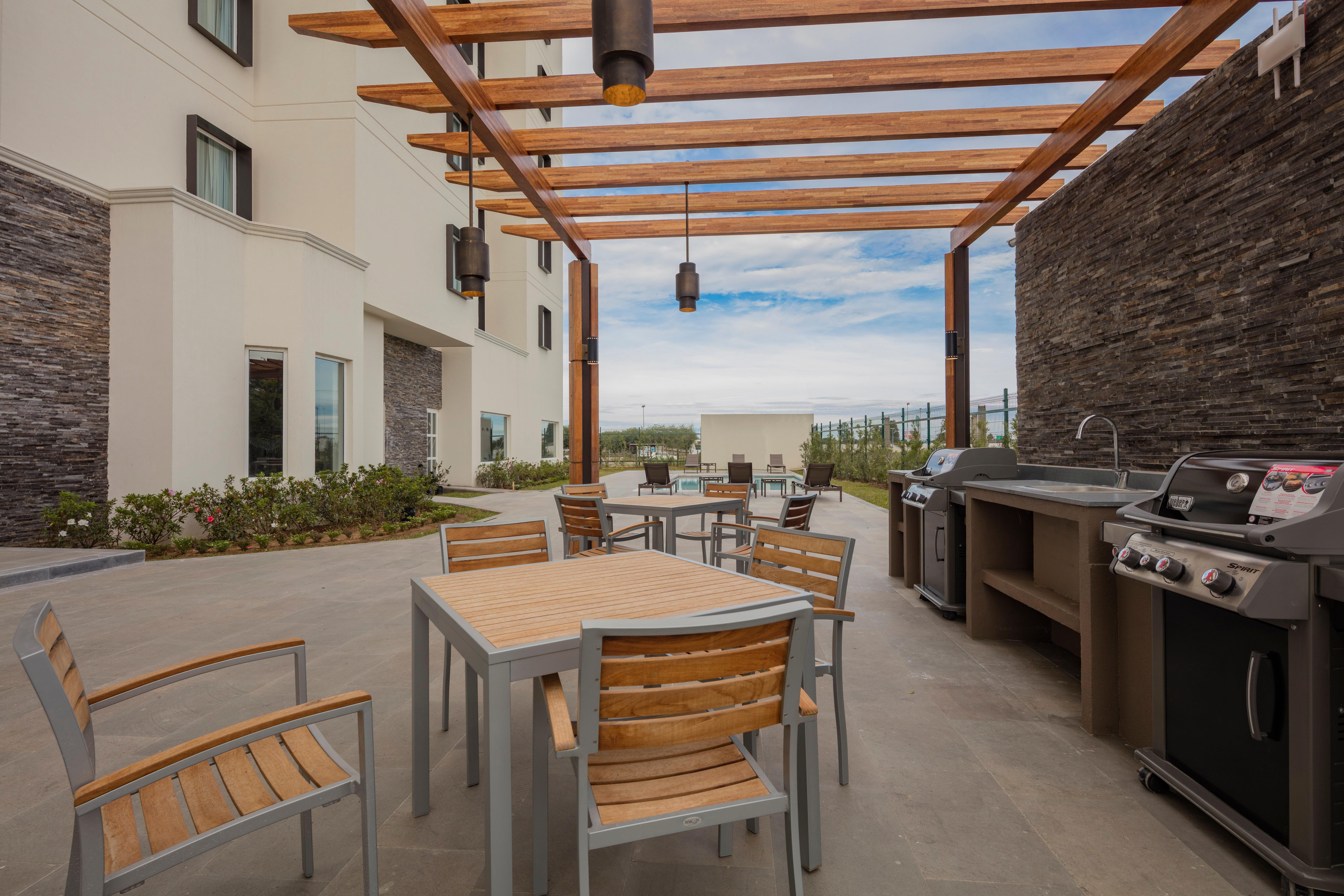 Staybridge Suites - Saltillo By Ihg Esterno foto